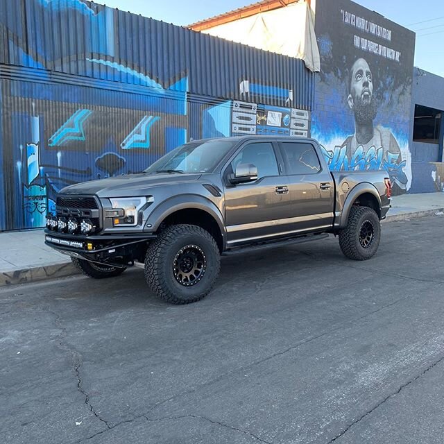 Clean build on this 2019 gen2. @rpgoffroad bumpers, bumpkit and perch collars. @bajadesignsofficial lights all around. @blitzkriegoffroad tie rods @methodracewheels NVs and @bfgoodrichtires KO2s @deaver_suspension_inc leafsprings. #WOG #westsideoffro