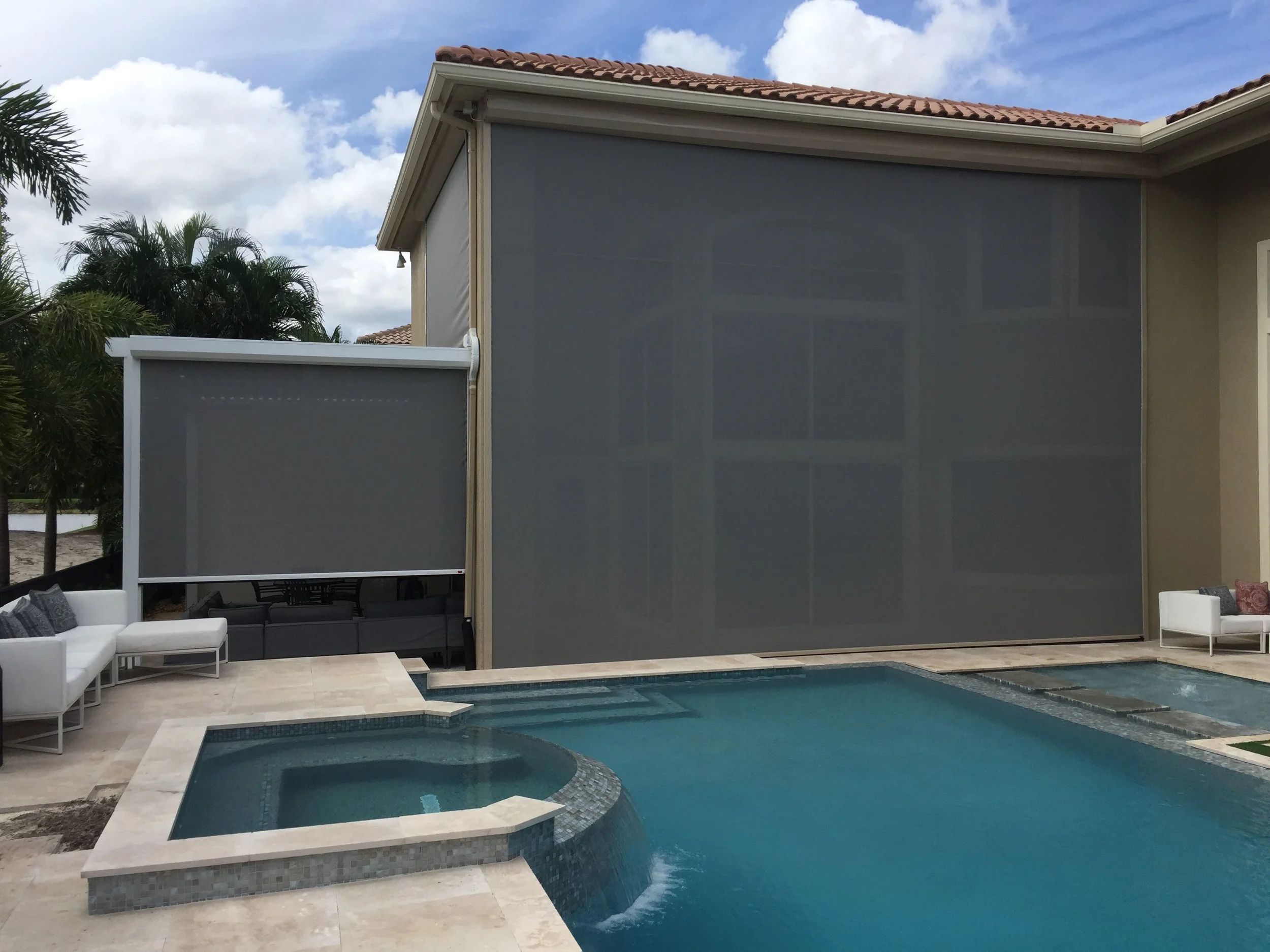 MOTORIZED SCREEN/SHADE ©ProgressiveScreens