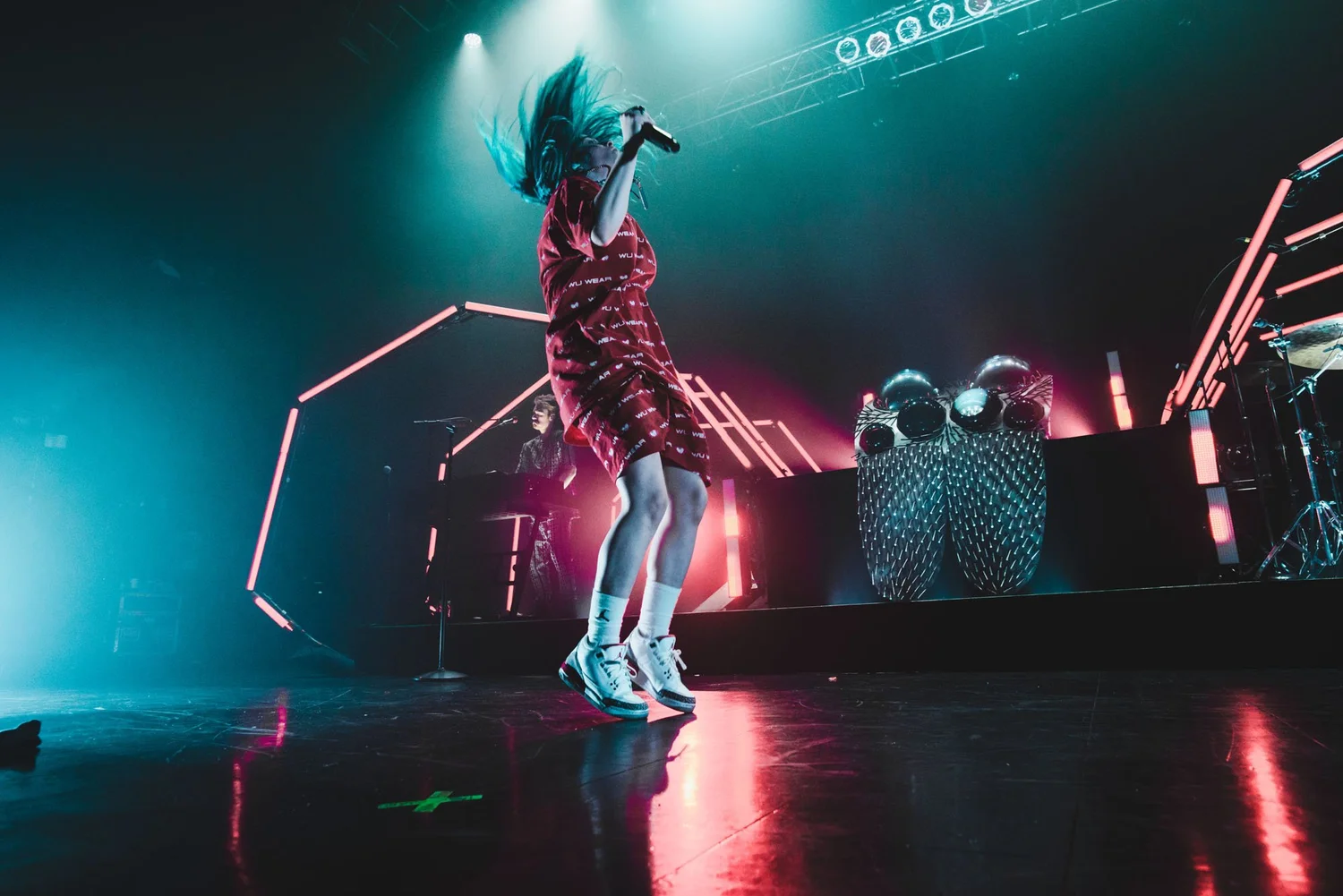 BILLIE EILISH Cour Design
