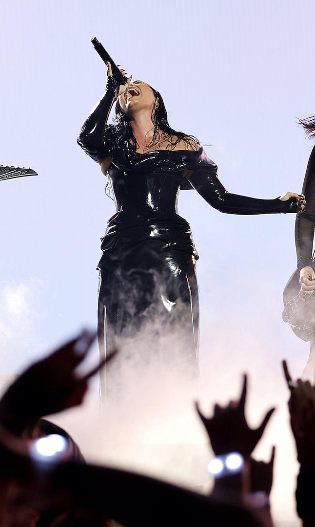 DEMI LOVATO VMA — Cour Design