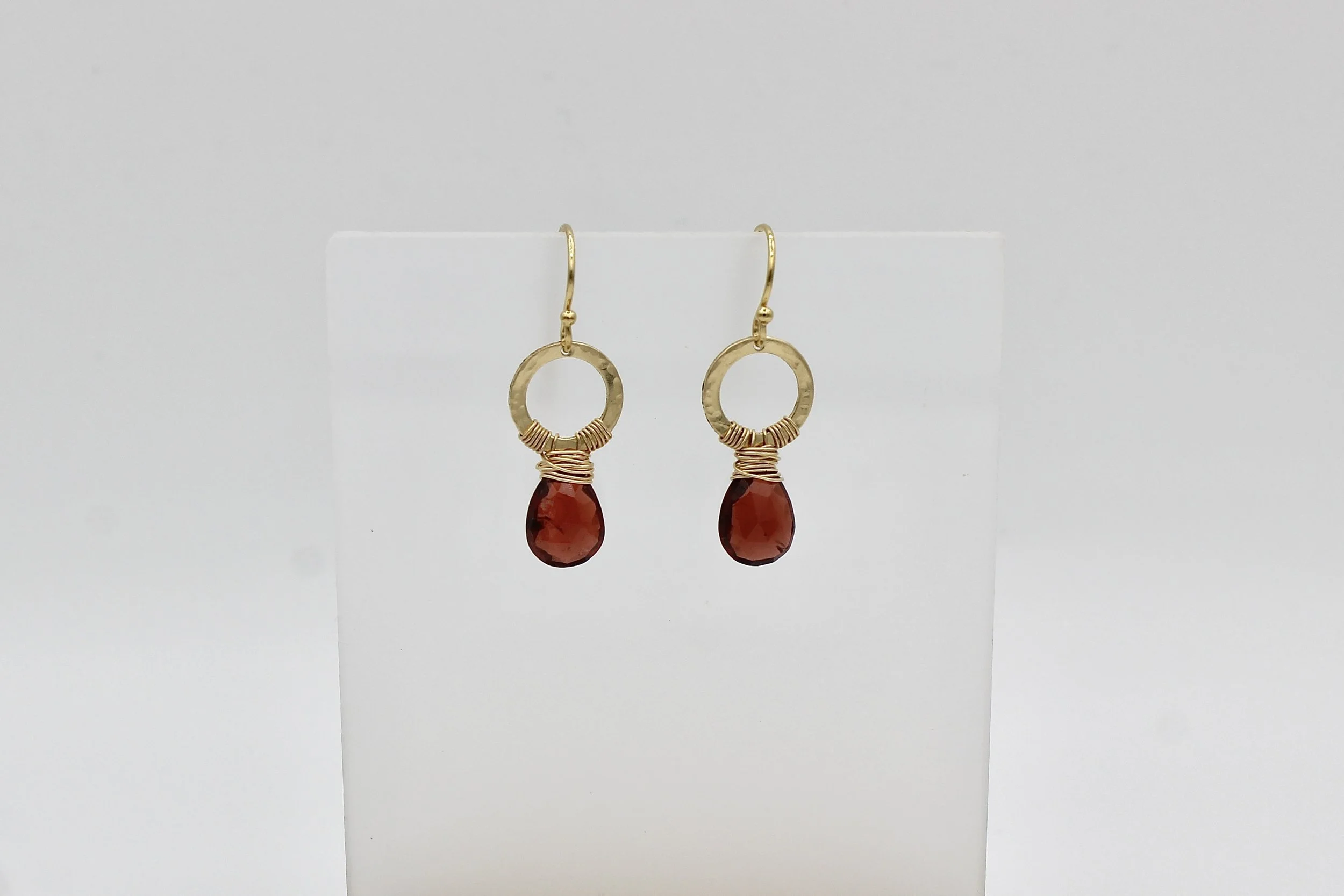 Chattral – Garnet Hoop Earrings
