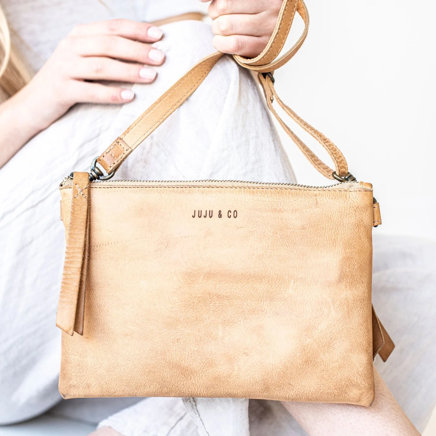 Natural-Crossbody_1512x.jpeg?