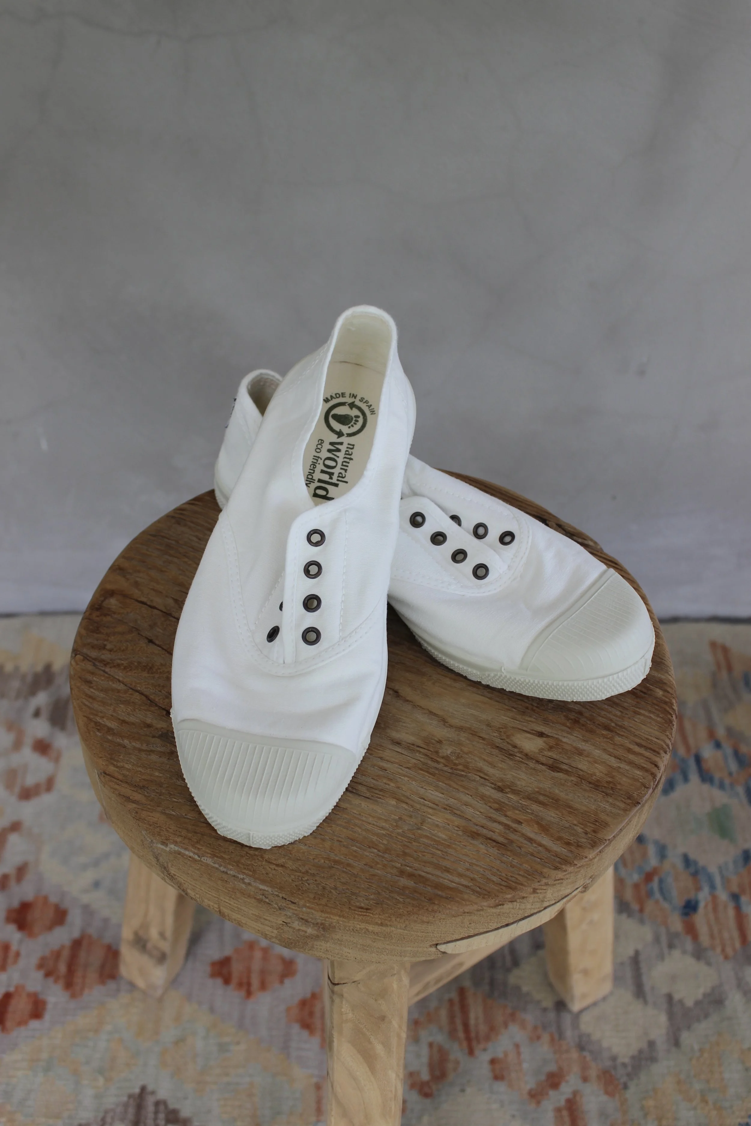 Natural World Eco – Tennis Plimsoll in White