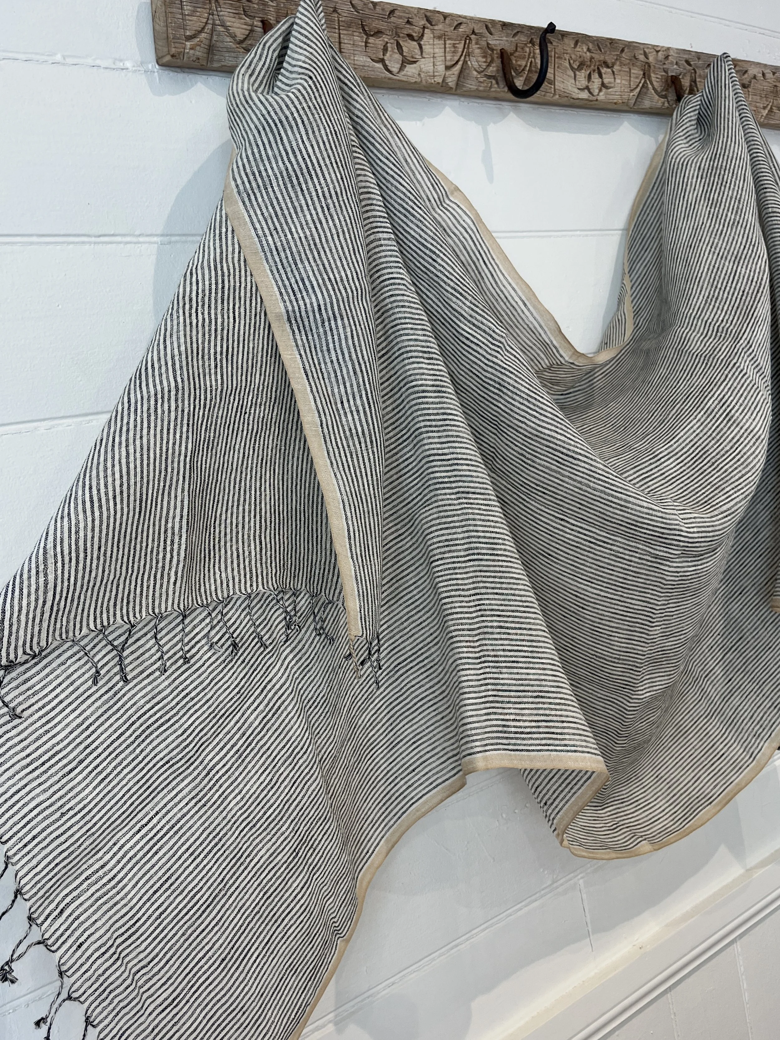 DVE – Linen Scarf in Stripe