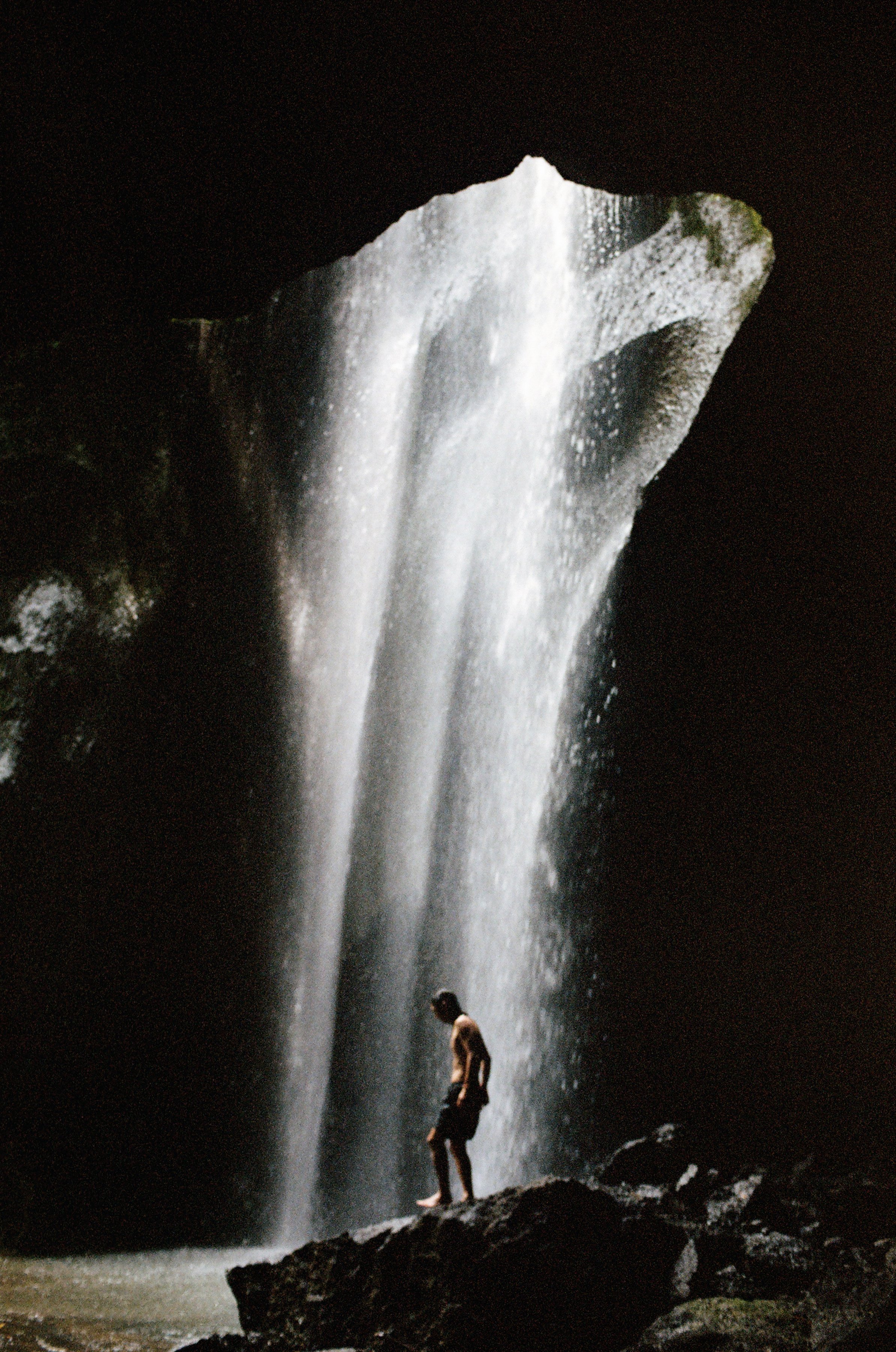 Goa Raja Waterfall, Bali