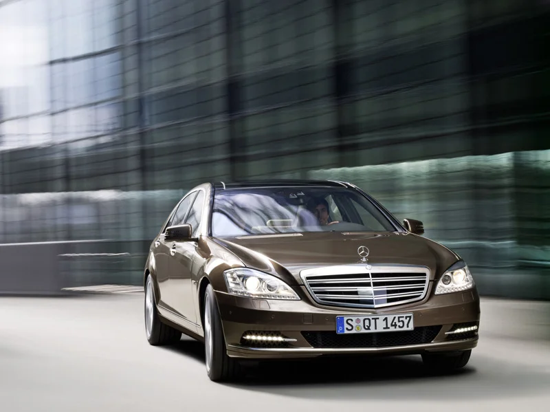 mercedes-benz-s-class-2010-front-quarter-main.jpg