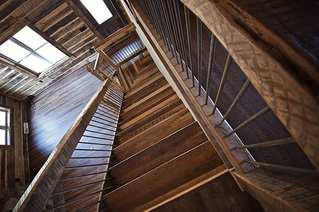 Rebar and old timber. Total raw material masterpiece!

#staircasedesign #rusticrefinedandrelovedhome #dreamhome#timber #rawmaterials #designandbuild #makedreamscometrue #proudbuilder