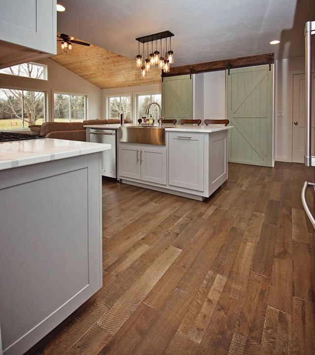 Tryed my best to make this kitchen not suck. 
#customcabinets #remodel #carpentry #woodworkingdream #kitchendesign #customized #interiordesign #hardwoodfloors #sliders #stainlesssteelkitchen #lighting #buildyourbrand #lovewhatyoudo #killingit #showst