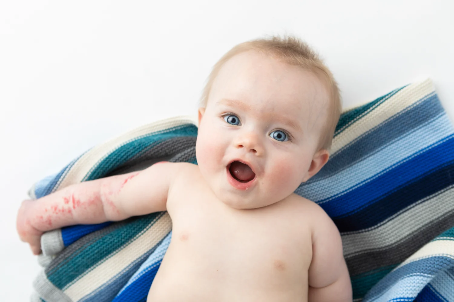 newborn-baby-simple-timeless-classic-elegant-clean-lifestyle-minimalist-family-minimalistic-photo-session-shoot-spino-photo-walnut-creek-lafayette-orinda-photographer-30.jpg