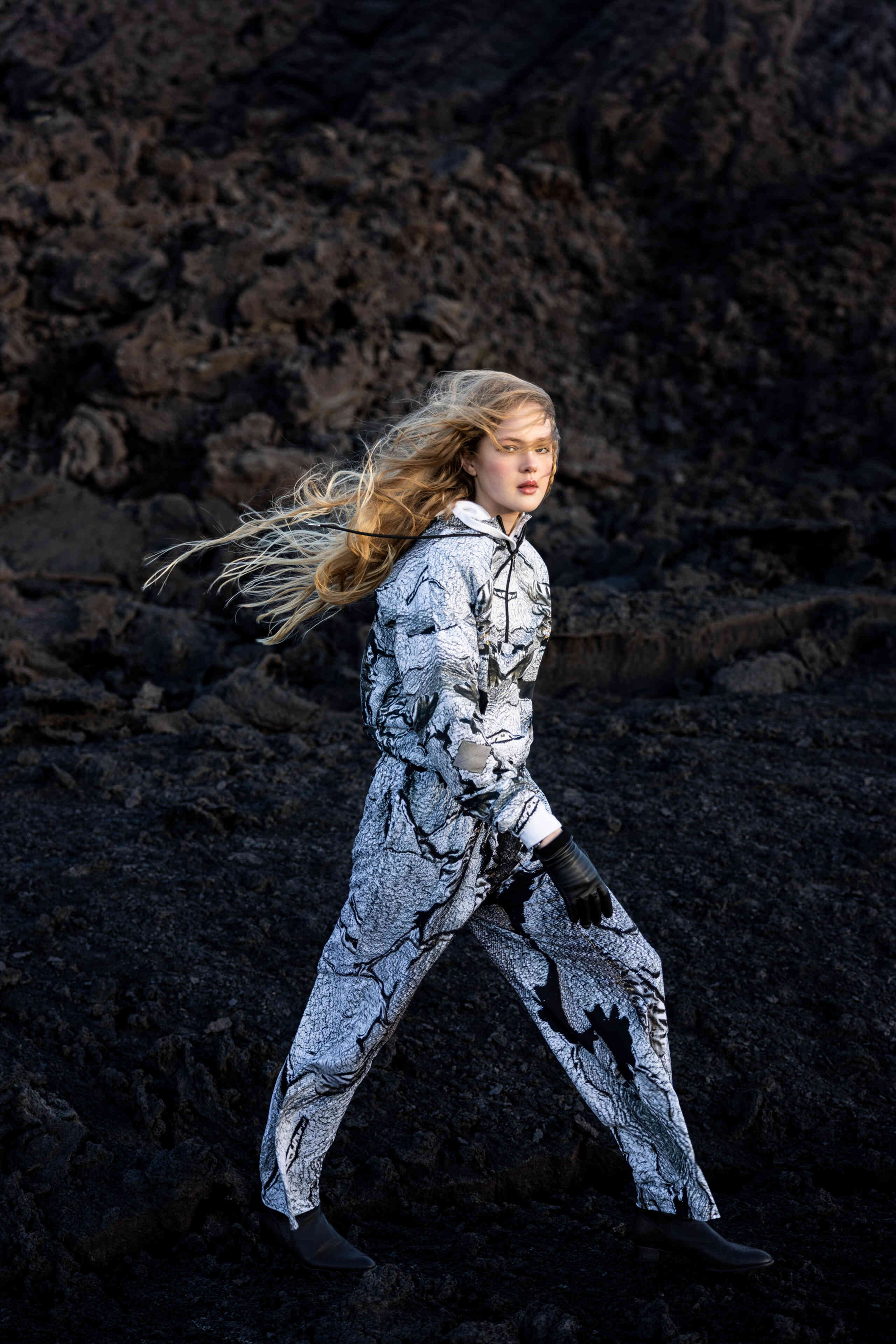 Metal print windbreaker