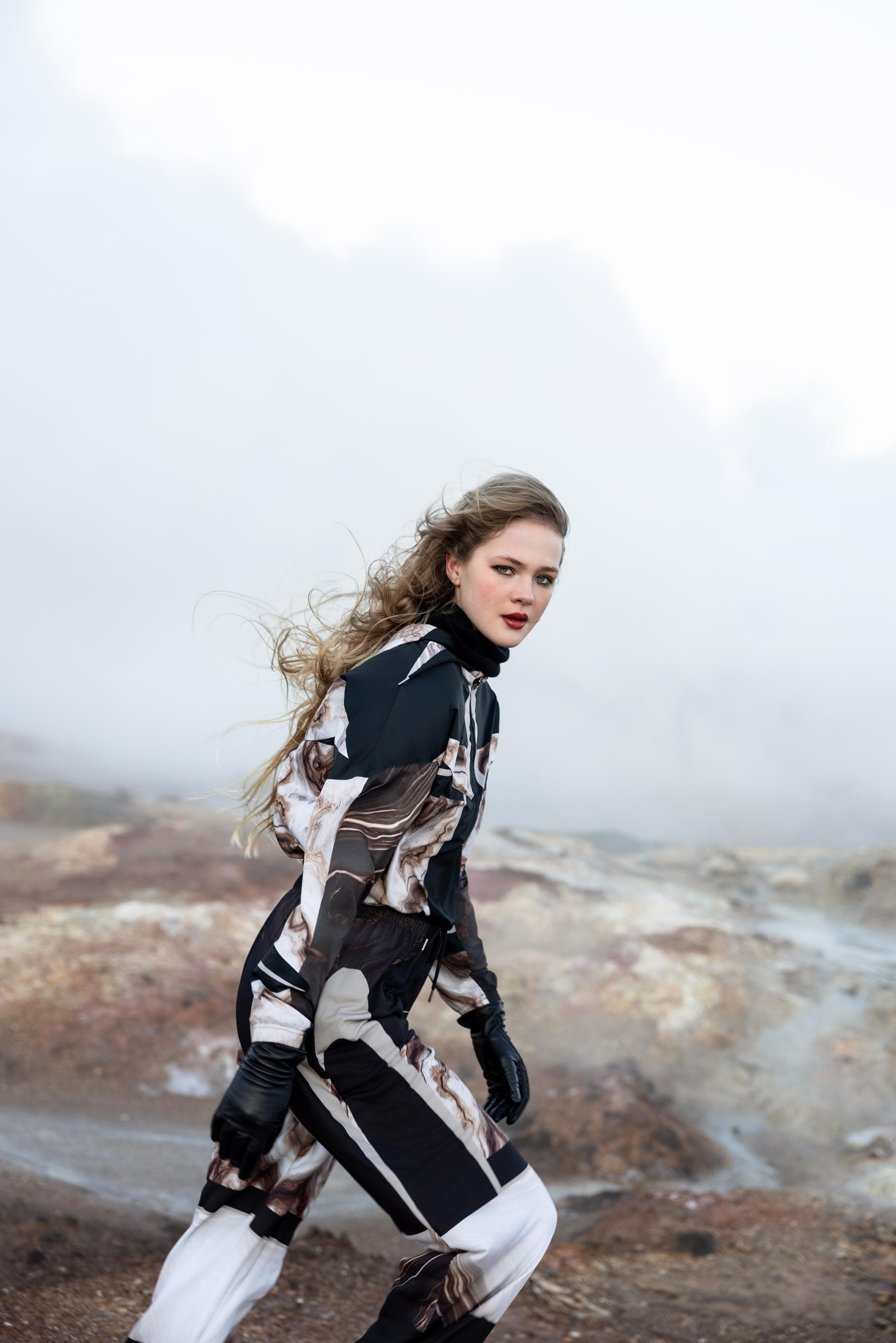 Unique Women’s Earth print windbreaker