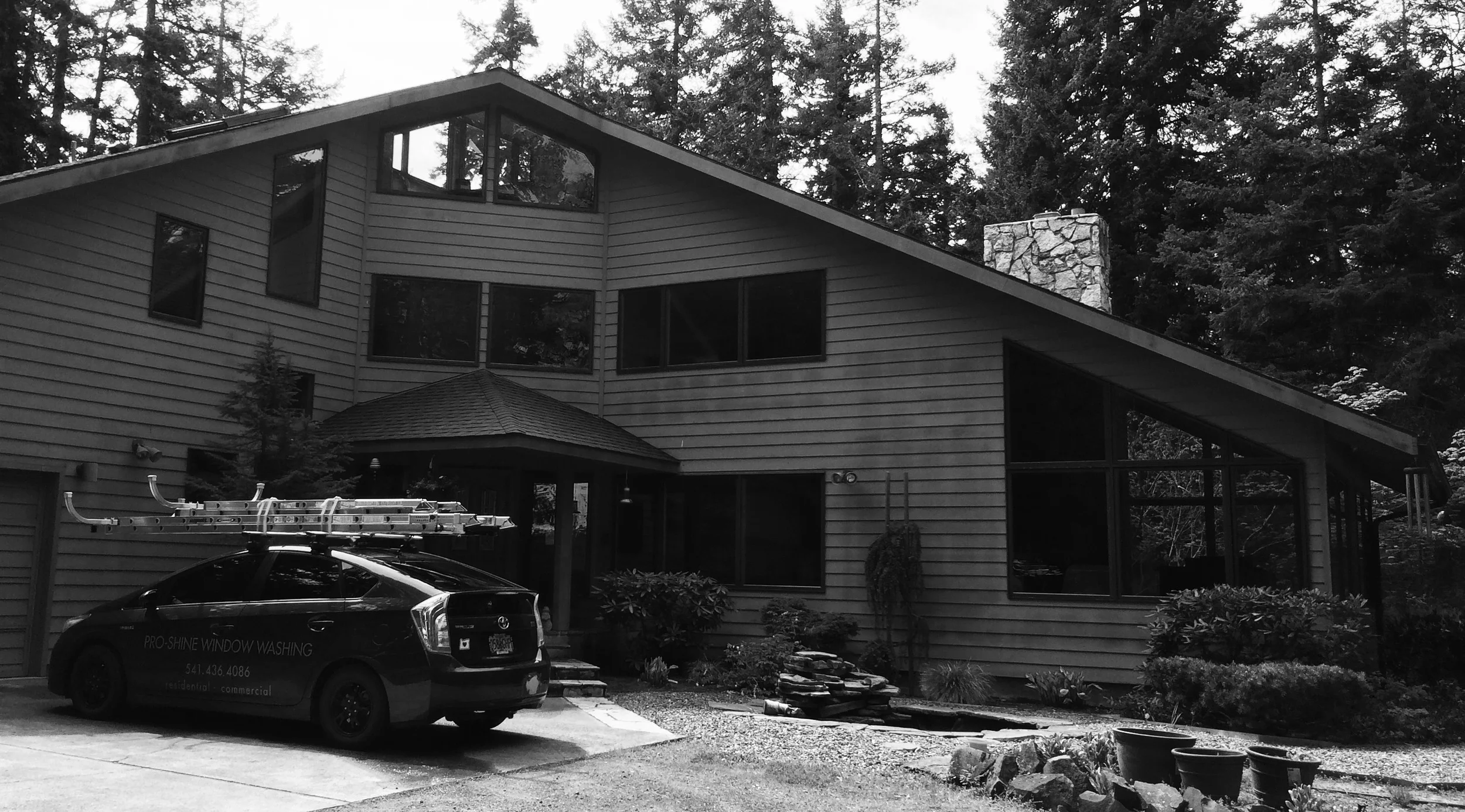 Modern cabin in Mosier