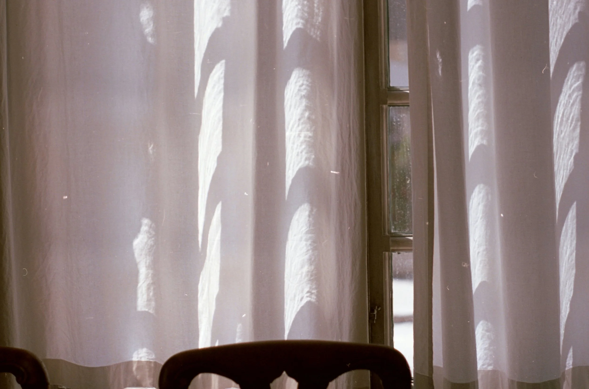 Peaceful, calming bedroom to support restful sleep and reduce stress for preconception health