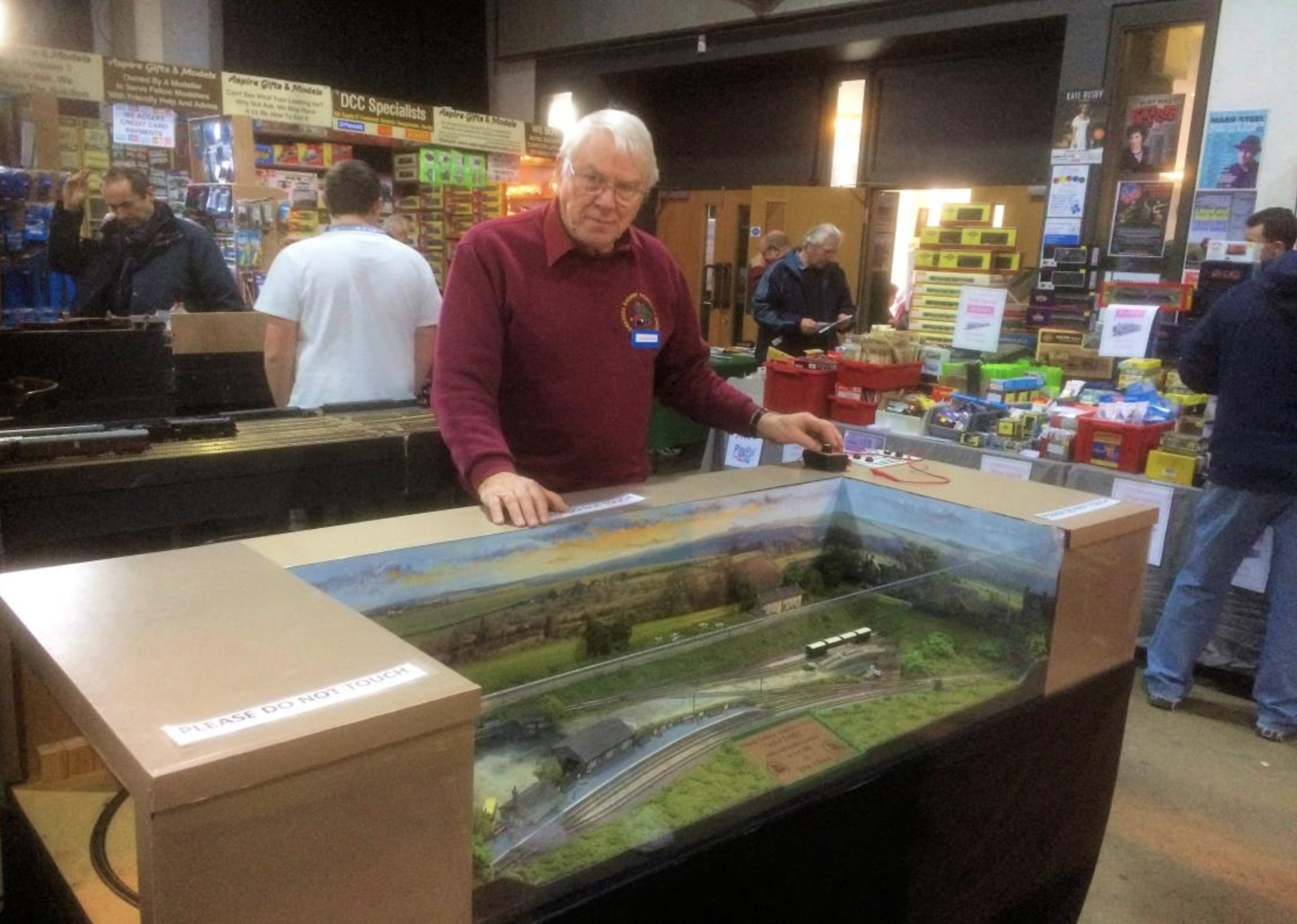 David Williams operating ‘Ashcombe’ at Frome, having been abandoned by Mal Rowe who was last seen hunting for bacon rolls.....