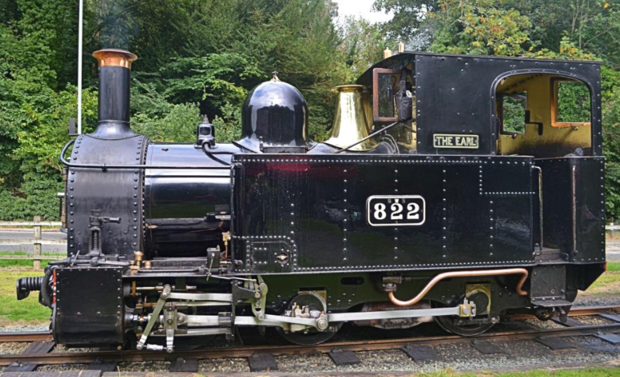 The ‘Earl’ at Welshpool, getting ready to set off for Llanfair Caereinion at the recent Welshpool and Llanfair Autumn Gala