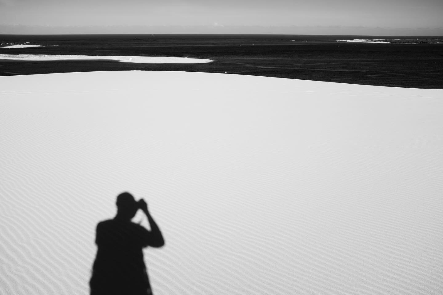 #dunedupilat #arcachon #landscapephotography #shadowhunters #landscape #ig_landscape #lensculture #shadows #oceanview #seascapephotography #naturephotography #travelphotography #traveladdict #igtravel #ignature #blackandwhitephotography #bwphotograph