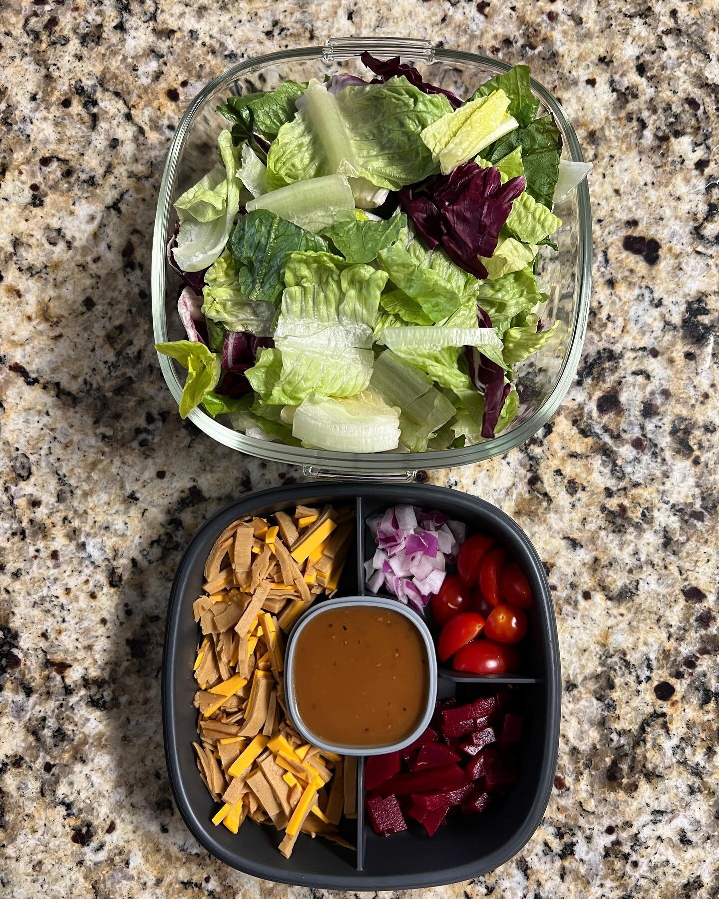 Daily salad

Hickory smoked slices, cheddar style slice, grape tomatoes, pickled beets, diced red onion and balsamic dressing over romaine and radicchio!