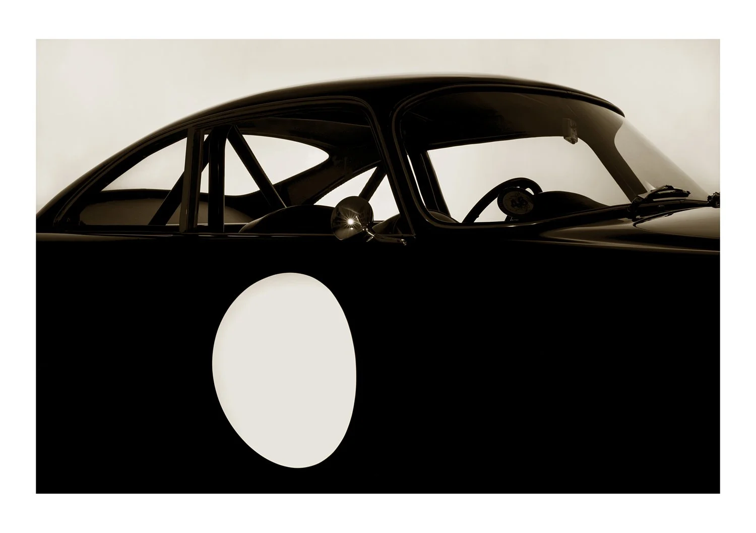 Aston Martin DB4 GT Lightweight, 1960, Stirling Moss (roundel) L1000104.jpg