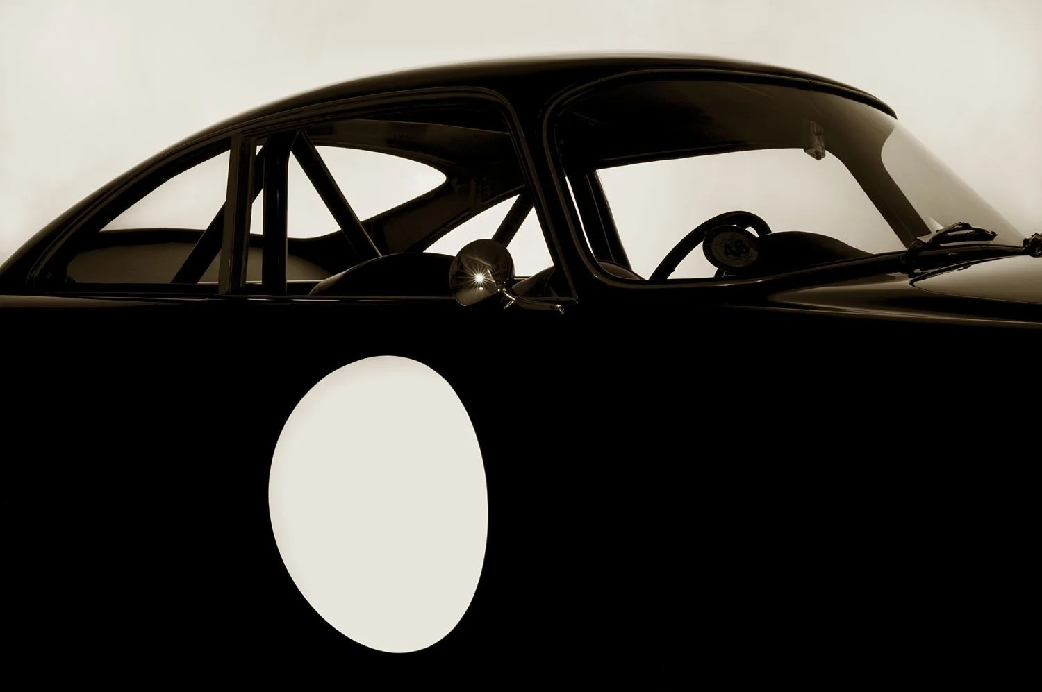 Aston Martin DB4 GT Lightweight (roundel)