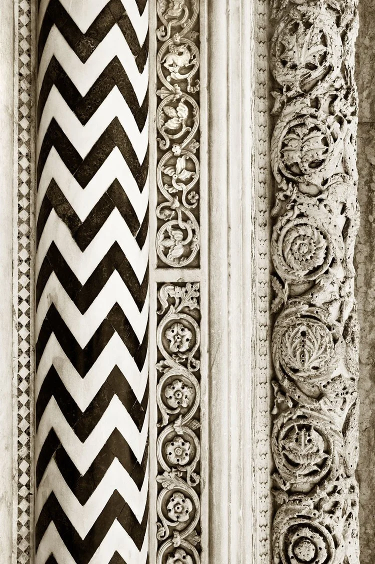 Architraval Pilaster