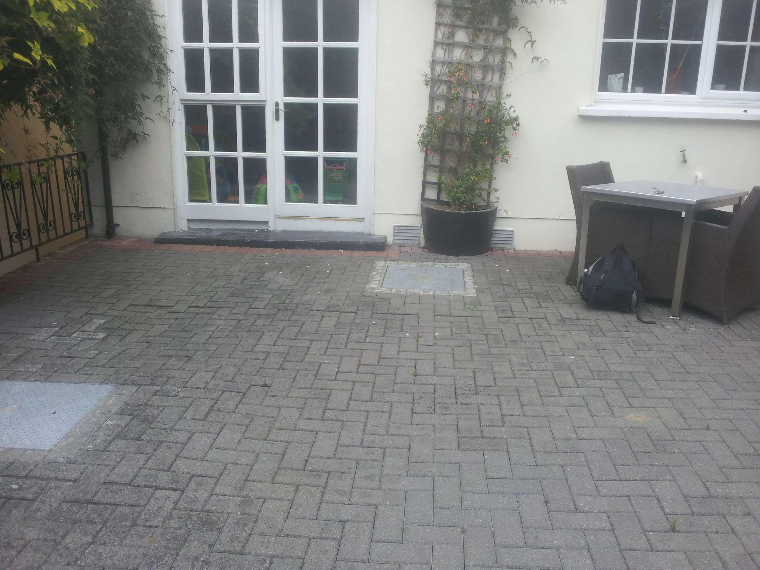 dull back Garden before landscaping