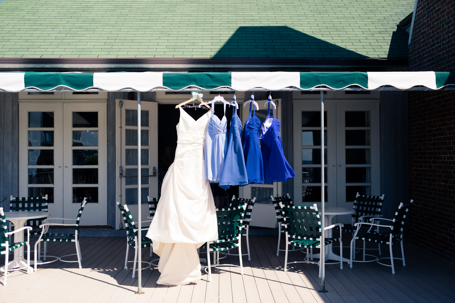 Kristen_Travis_Narragansett_Wedding-6.jpg