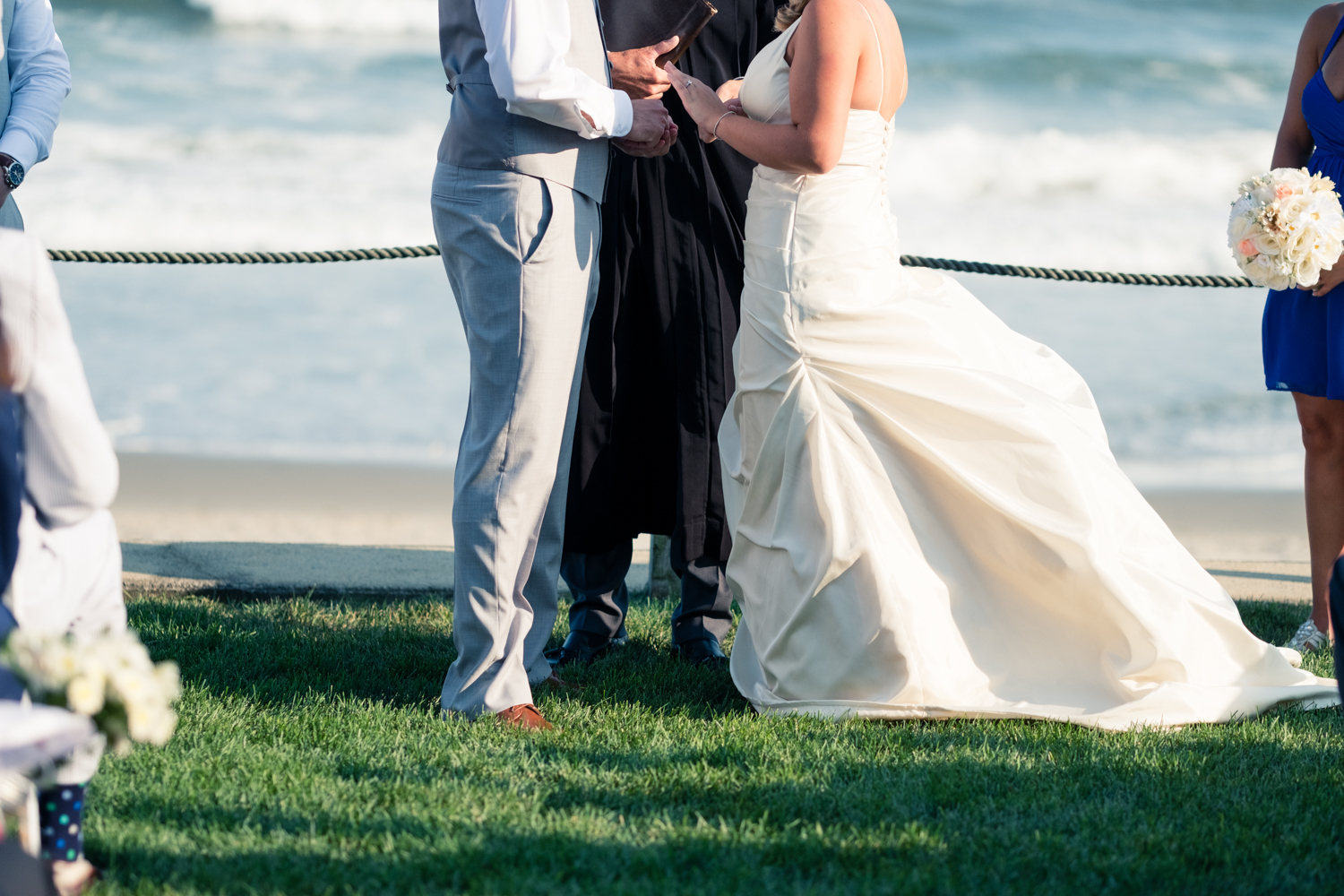 Kristen_Travis_Narragansett_Wedding-21.jpg