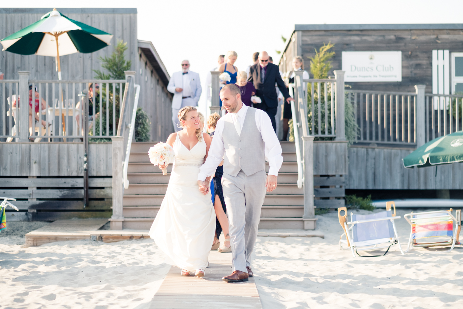 Kristen_Travis_Narragansett_Wedding-23.jpg