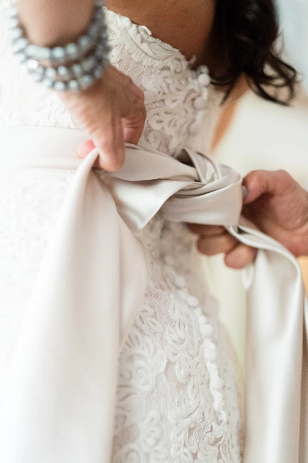 Tiare_Dan_BeeandThistleInn_Connecticut_Wedding-3.jpg