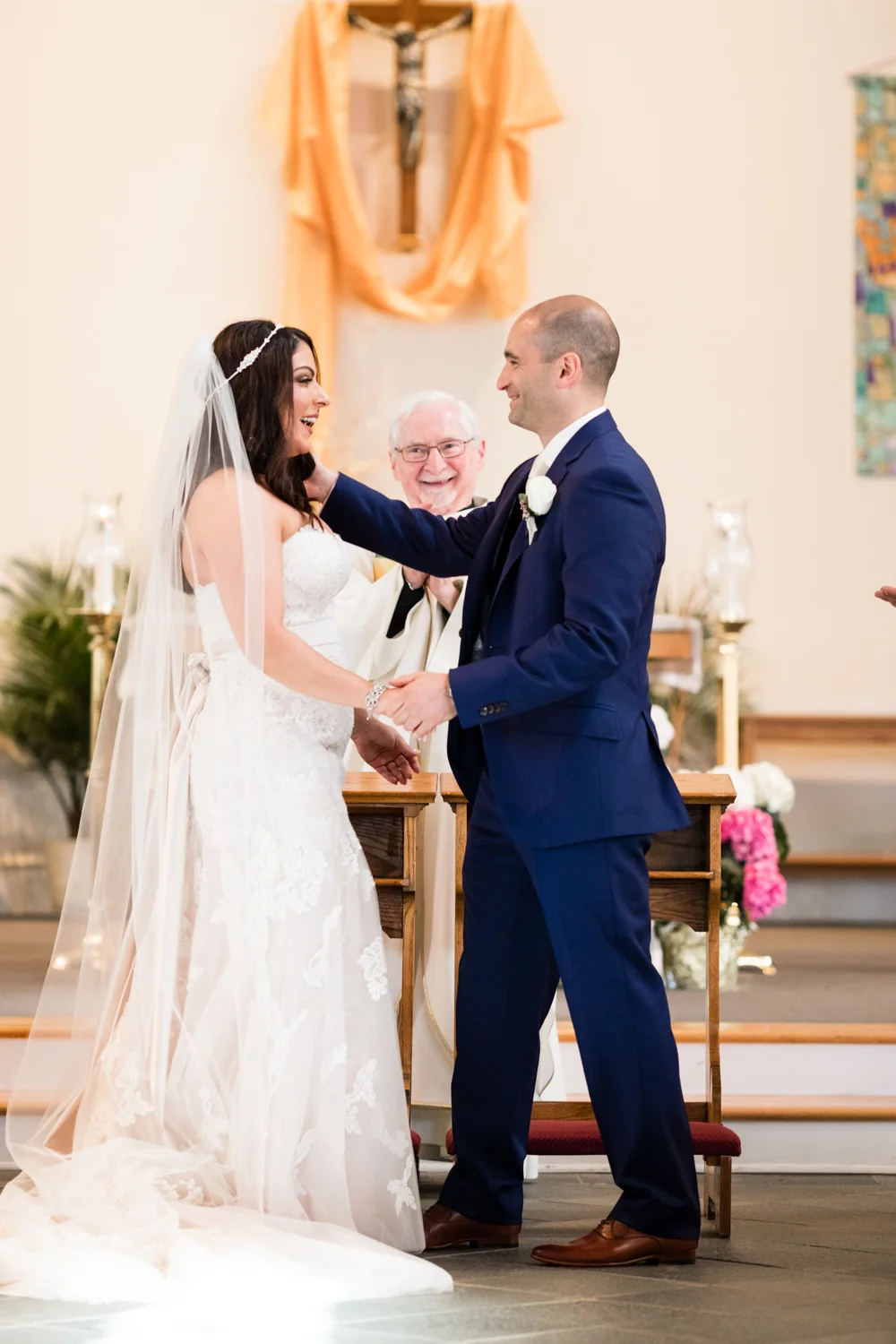 Tiare_Dan_BeeandThistleInn_Connecticut_Wedding-12.jpg
