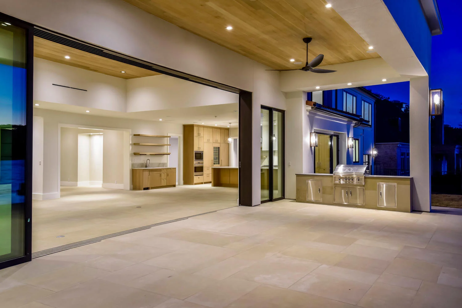 Watersedge Panoramic door