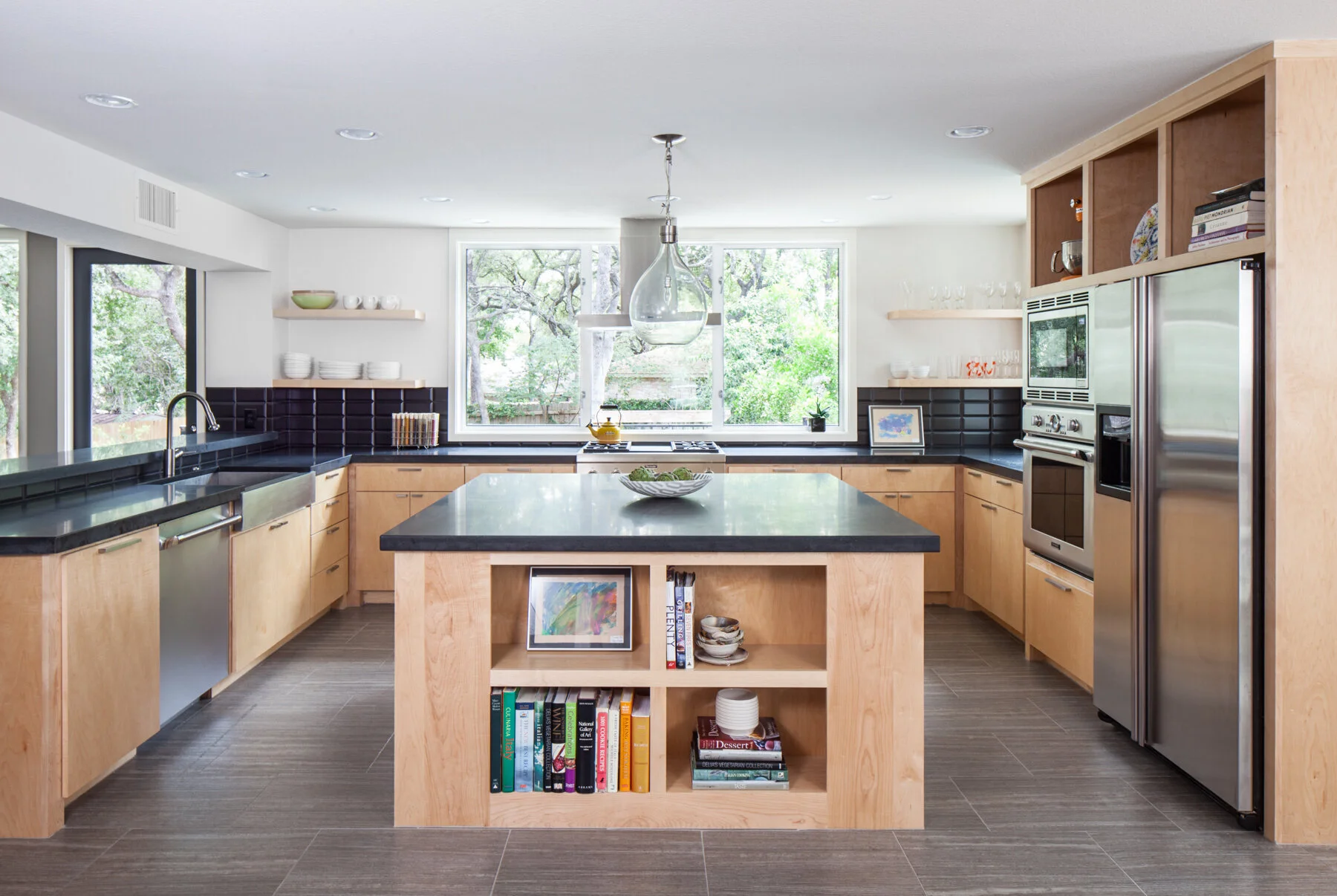 U-shaped Kitchen with Island