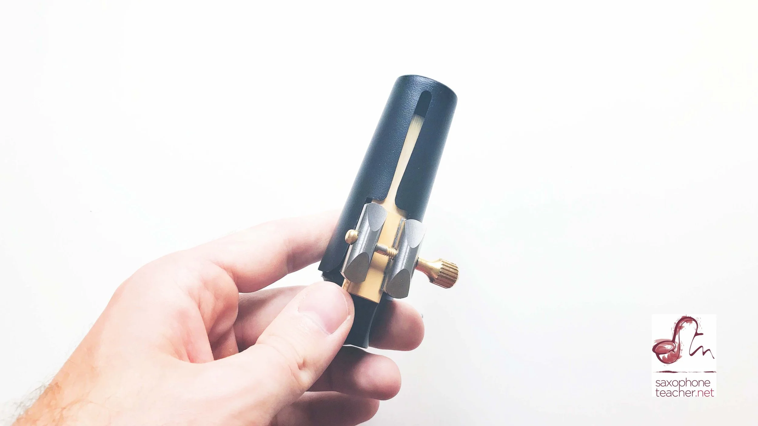 how-to-put-the-saxophone-mouthpiece-together.jpg