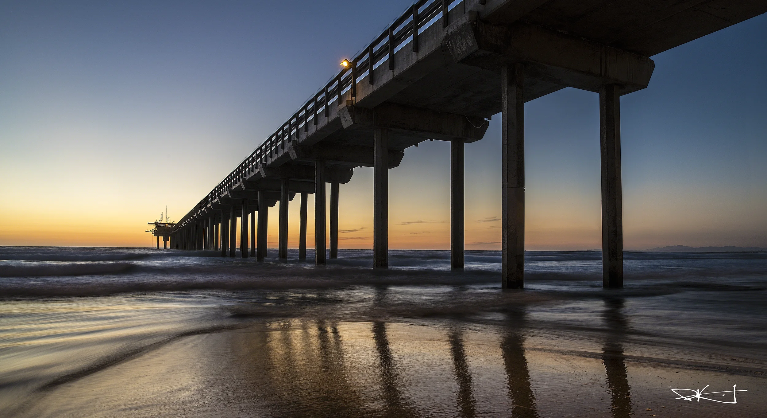 Scripps Pier 11 WB sm.jpg