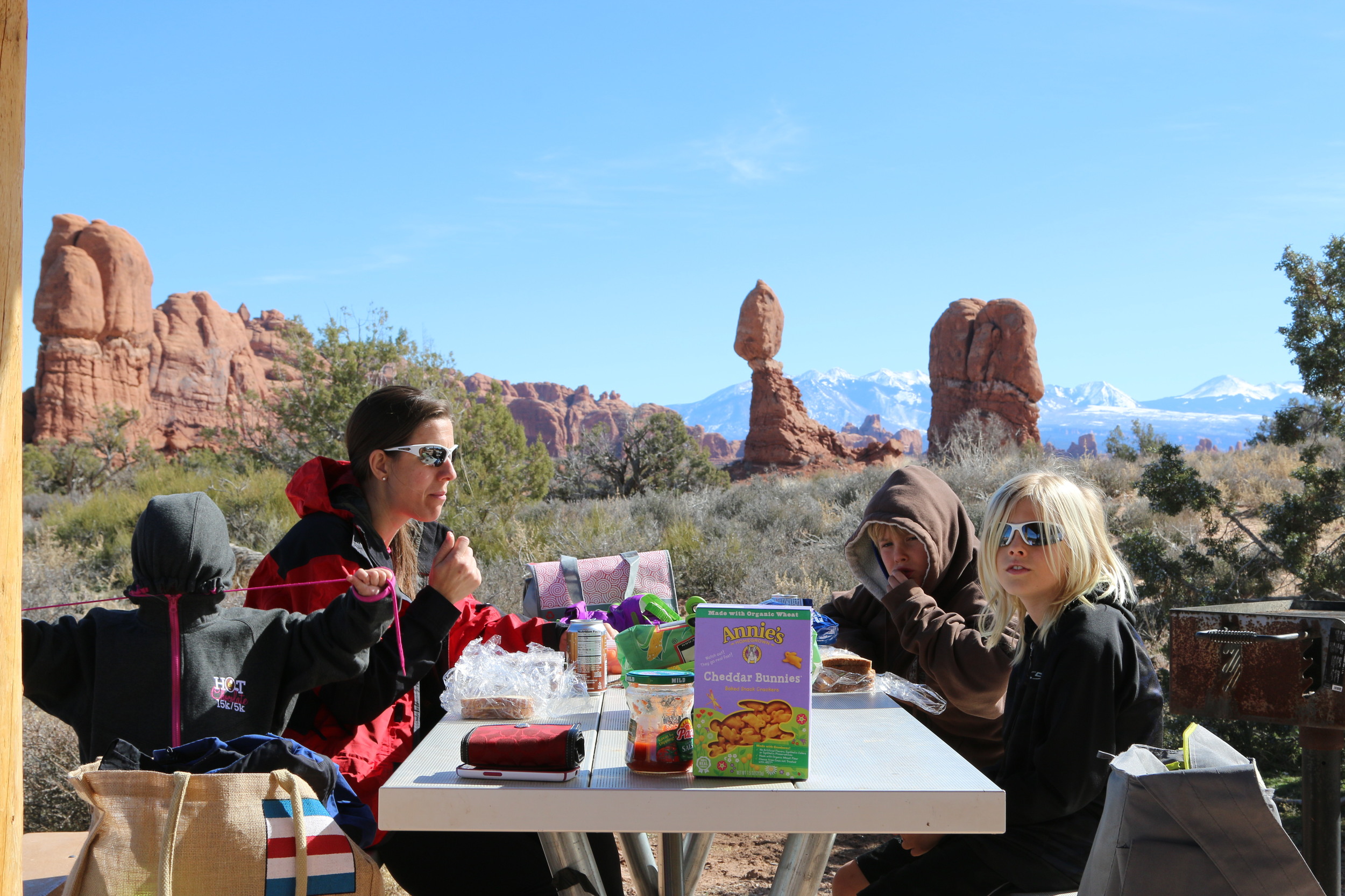 Arches NP: picnicking on a cold day.