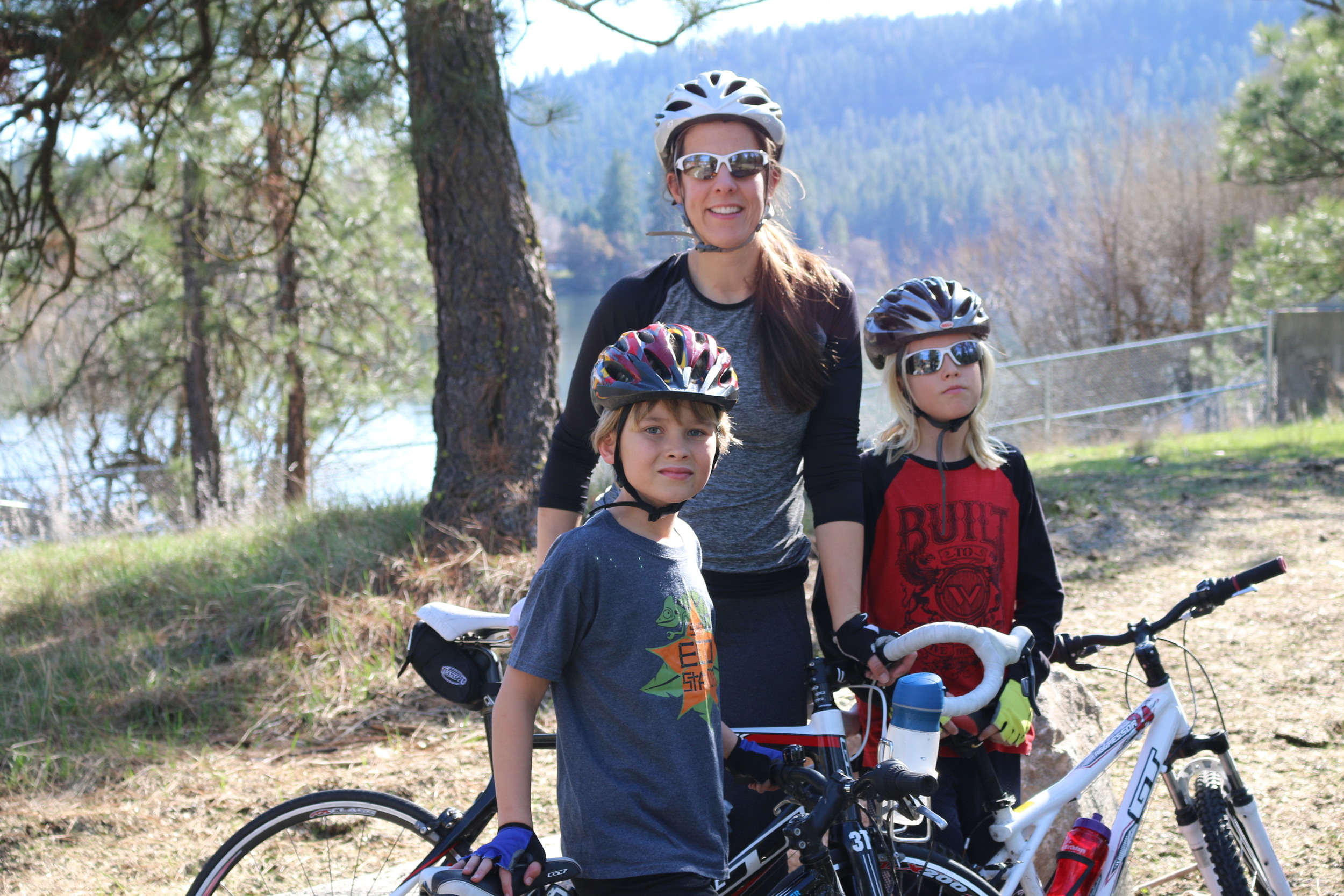 Nine Mile Falls: Nina and the boys out for a ride.