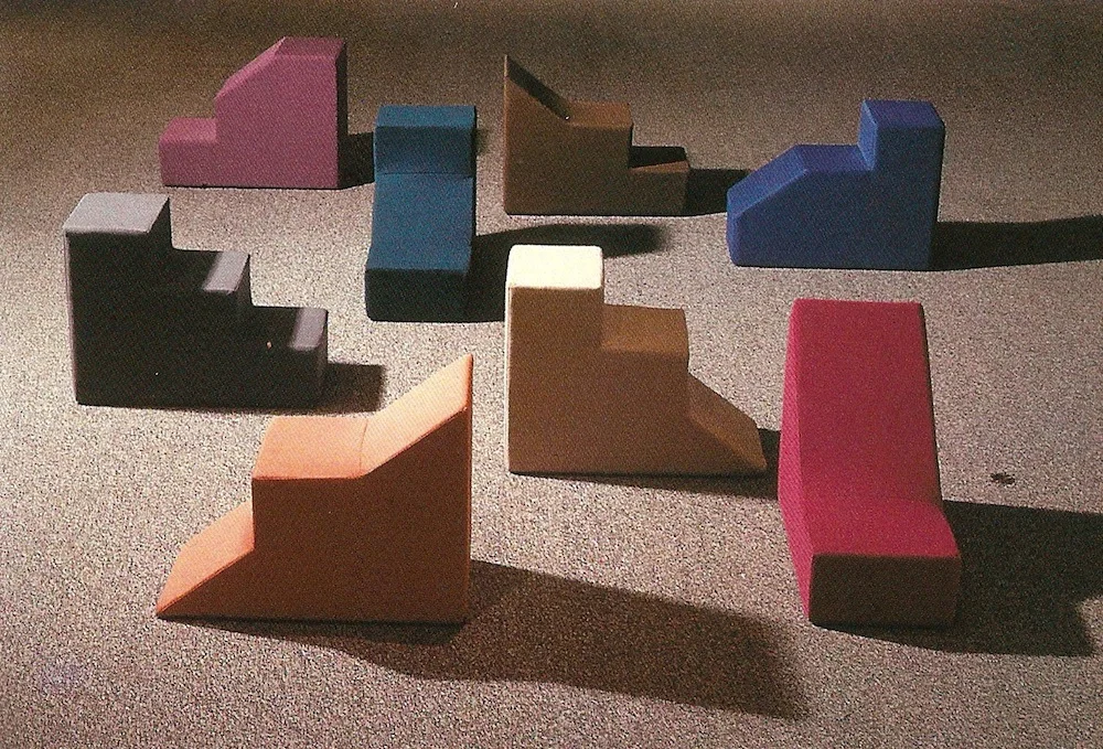 Step-Settees in 8 Variations 梯椅系列（八件）