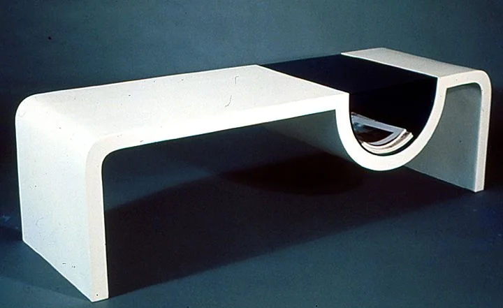 Table with Magazine Rack 茶几