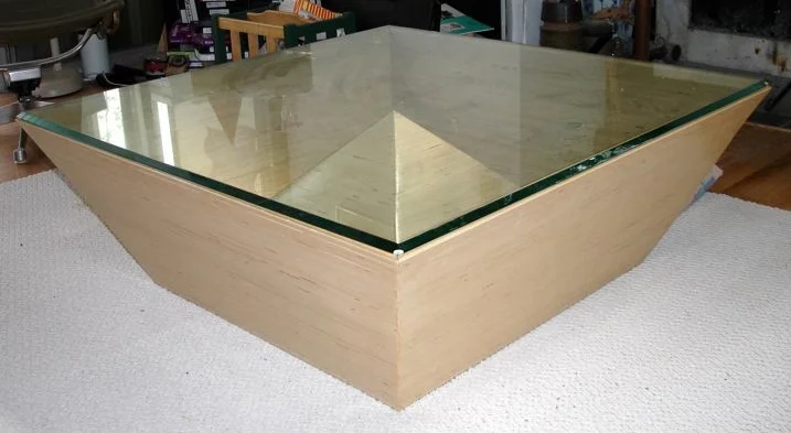Pyramid Table 金字桌