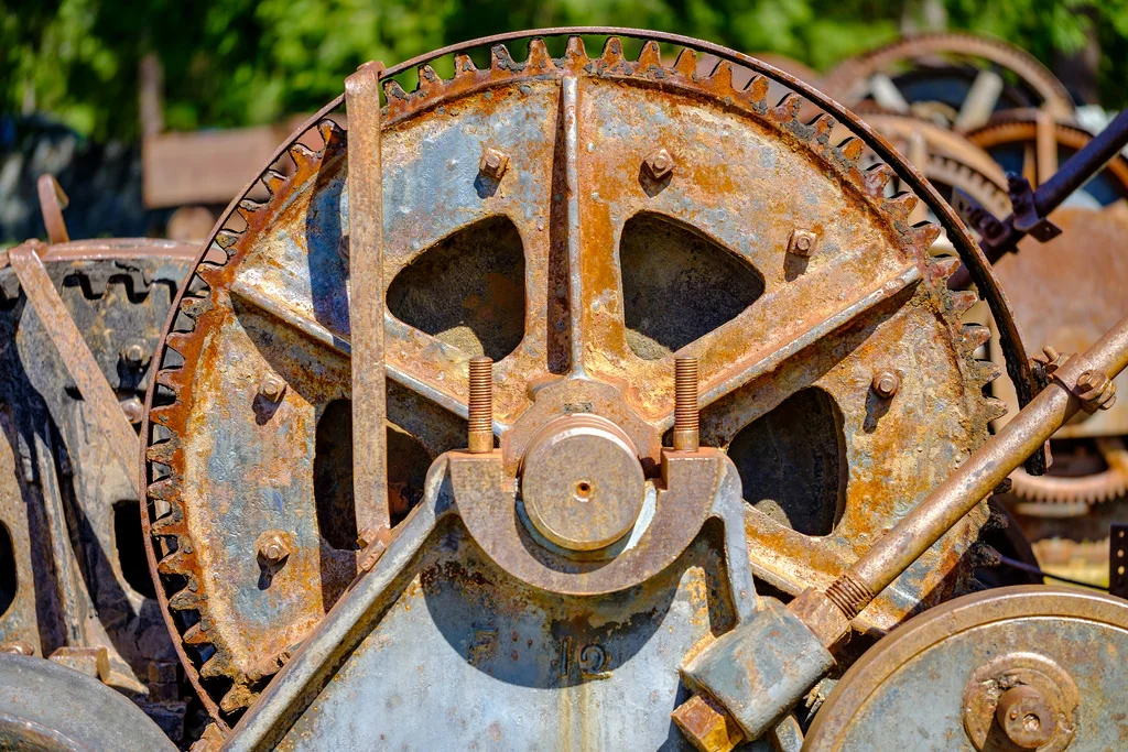I really like how well this lens gives you a feeling of depth, even when shooting directly at something like this old rusty gear. 