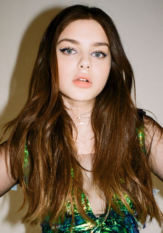 odeya-rush-photoshoot-for-nylon-magazine-october-2015_1_thumbnail.jpg