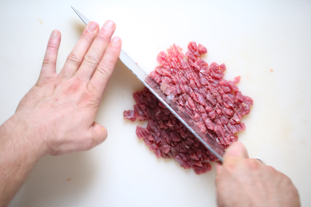 preparation of carne cruda