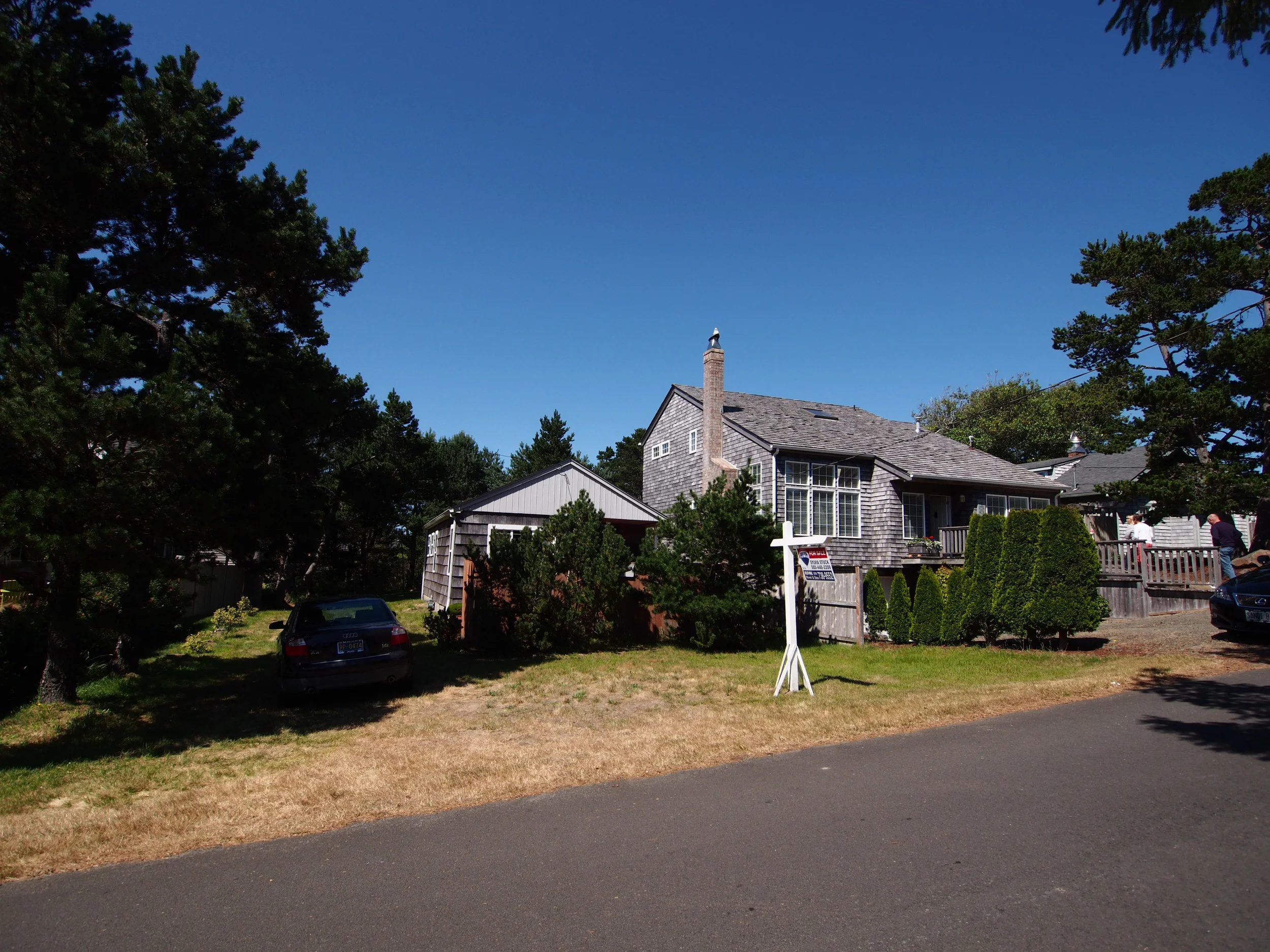 View from the street -- it's the little one that almost looks like it could be the neighbor's garage.