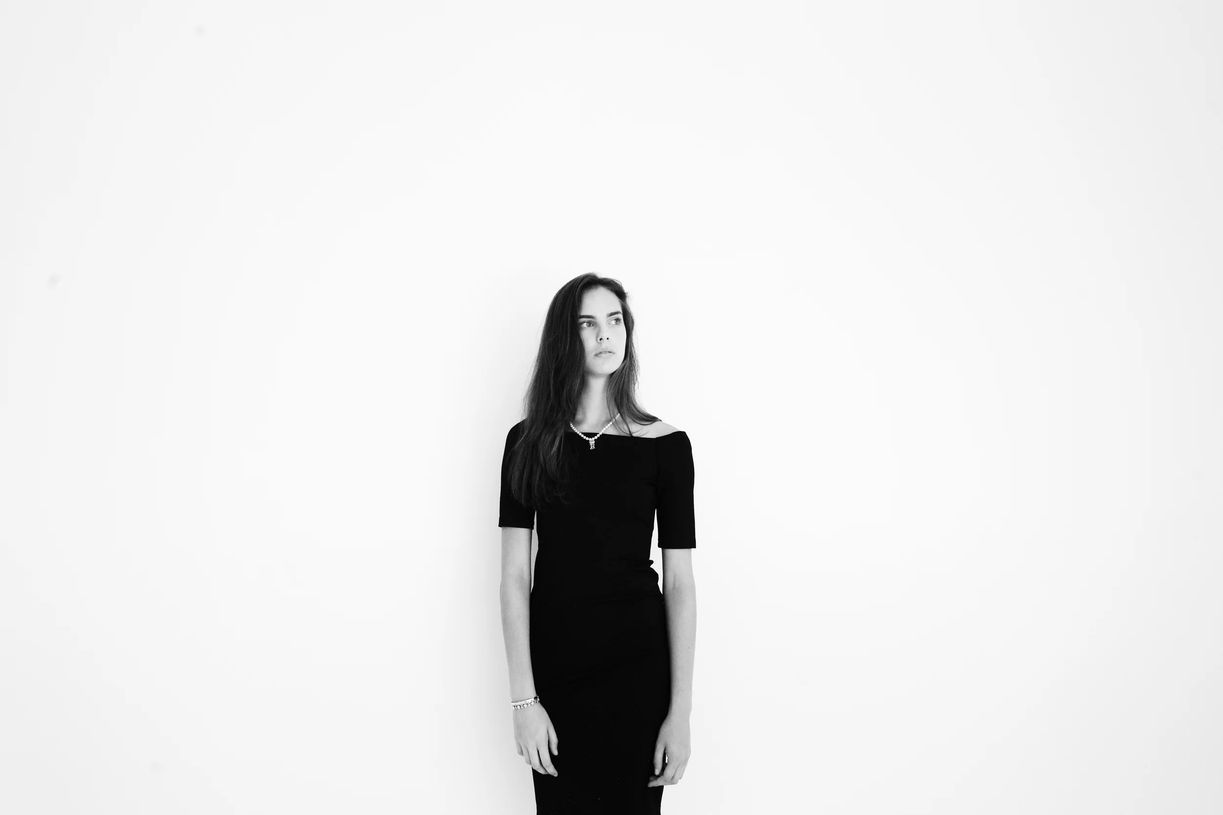 L1009200BW.jpg