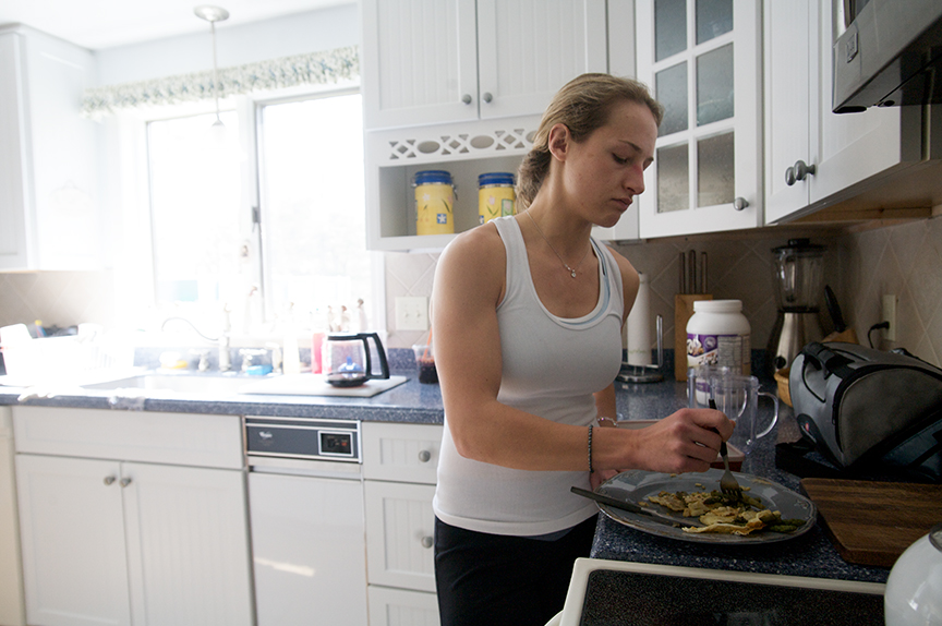  Lauren eats a meal of egg whites and asparagus, a diuretic. At this point in her training, Lauren has not consumed carbohydrates in five days and is consuming about a thousand calories a day. Eating every three hours, four to five times&nbsp;a day, 