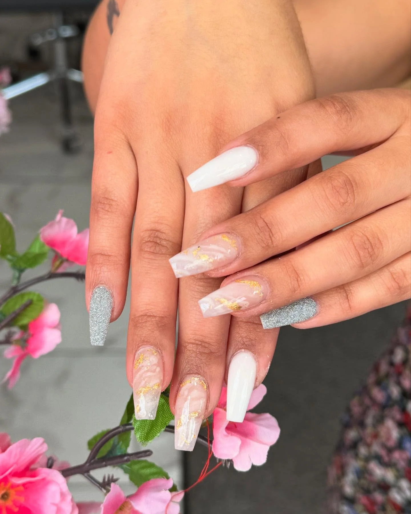 Serving stone cold looks with these marble tips💅💋

&mdash;&mdash;&mdash;&mdash;&mdash;&mdash;
Hammond Nails Sandy Springs
☎️(404)459-0750 for appointments!
We also accept walk ins.

#hammondnailssandysprings #nailart #nailinspiration #nailsnailsnai