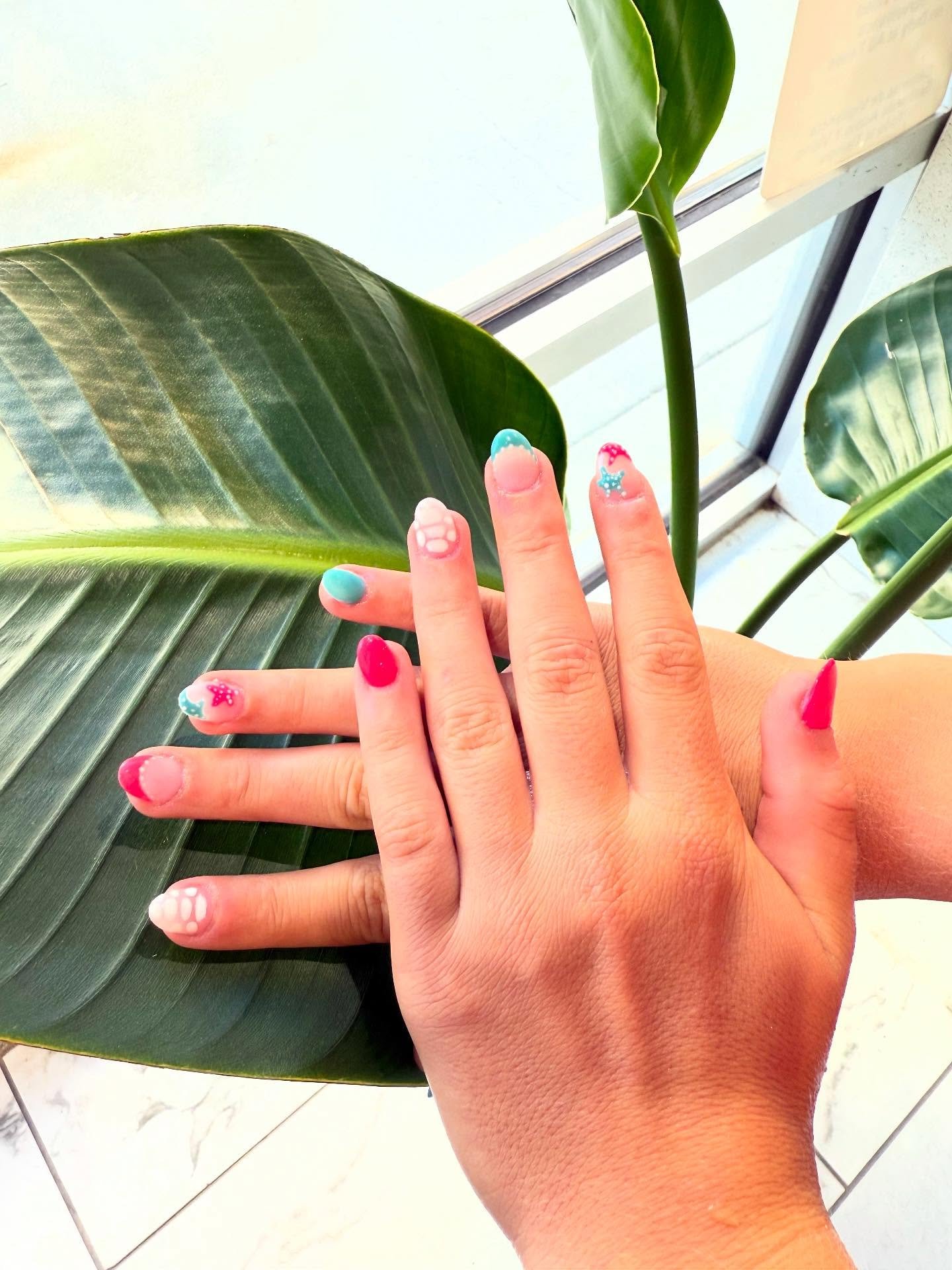 Summer vibe! 
Hammond Nails of Sandy Springs 
5960 Roswell Rd.
Atlanta ga 30328

Call to schedule your appointments or just walk-in.
🩷 404-459-0750 
We open everyday!
Monday-Friday 10am - 7pm
Saturday 10am-6pm
Sunday 11am-5pm