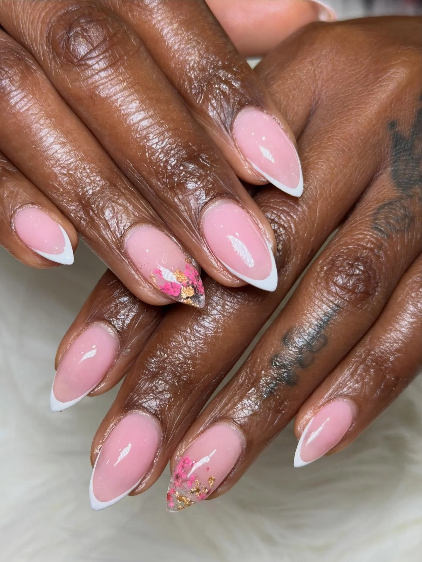 Spring is in sesh!🌼🌸

Hammond Nails Sandy Springs
☎️(404)459-0750 for appointments!
We also accept walk ins.

#hammondnailssandysprings #nailart #nailinspiration #nailsnailsnails #atlanta