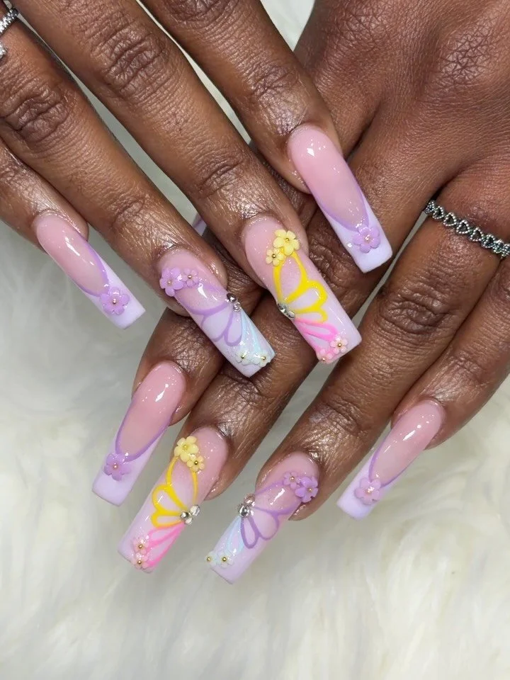 In full bloom🦋🌸🌼

Hammond Nails Sandy Springs
☎️(404)459-0750 for appointments!
We also accept walk ins.

#hammondnailssandysprings #nailart #nailinspiration #nailsnailsnails #atlanta
