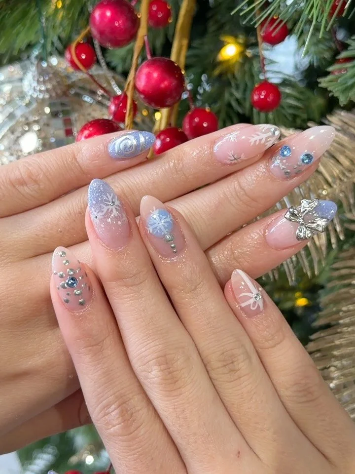 Feeling Frosty❄️😉🎅🏻

Hammond Nails Sandy Springs
☎️(404)459-0750 for appointments!
We also accept walk ins.

#hammondnailssandysprings #nailart #nailinspiration #nailsnailsnails #atlanta #sandysprings #acrylicnails #sns #nailtrends #explorepage #n